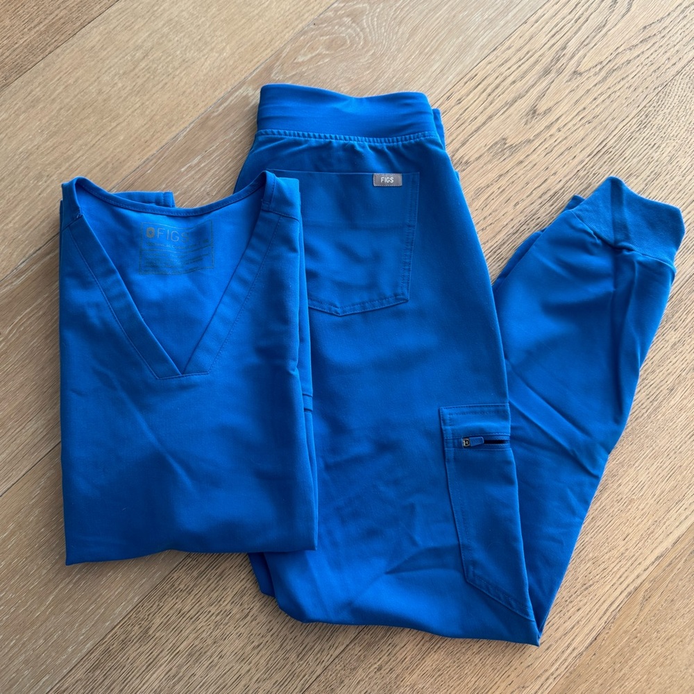 FIGS Women’s Royal Blue Scrub Set (Casma & Zamora)